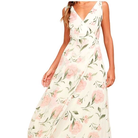 Lulu's Romantic Possibilities Floral Maxi - Picture 1 of 3